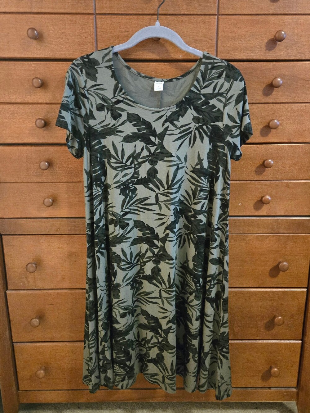 Old Navy Olive Green Tropical Leaf Tee Dress Sz Small NWOT